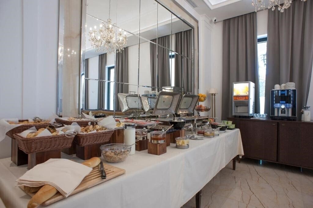 Фото Hotel Moskva 4*