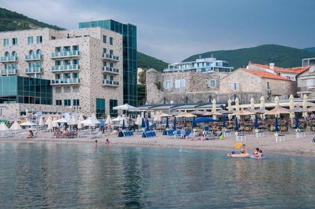 Отель Astoria 4*