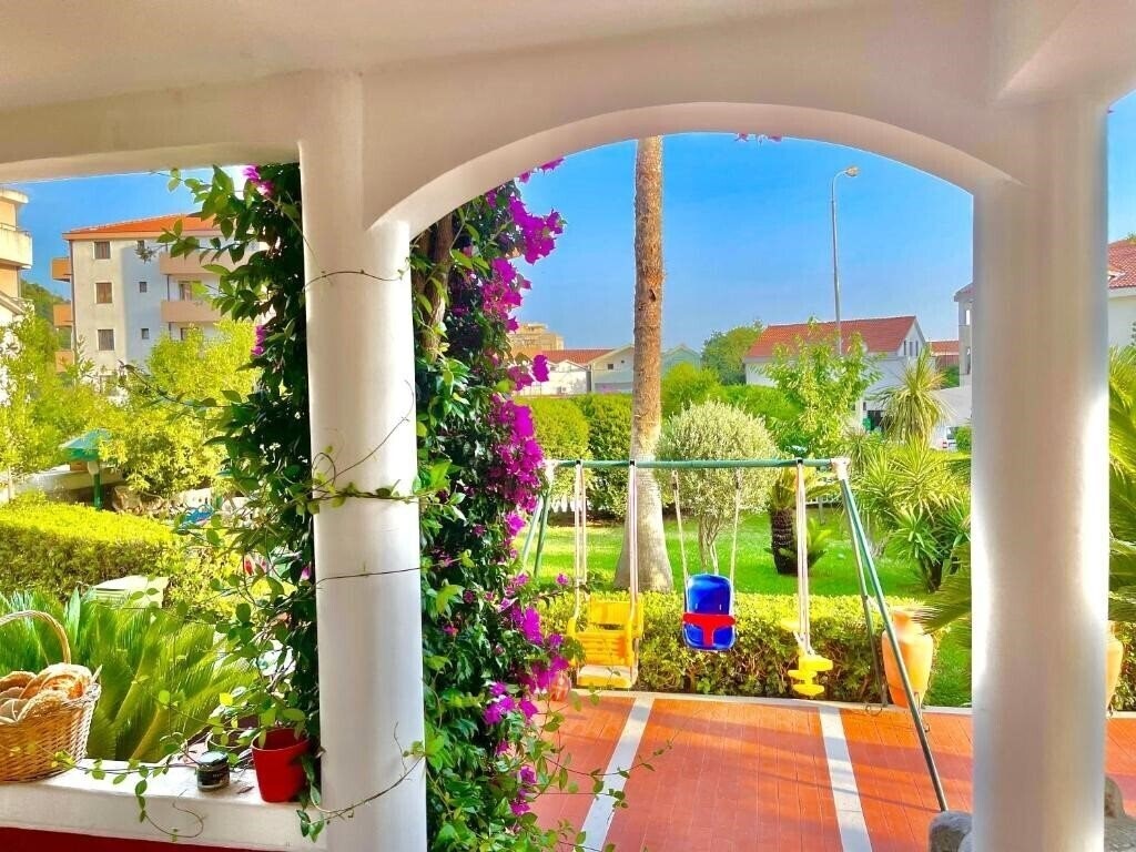 Fotografii Villa L 3*