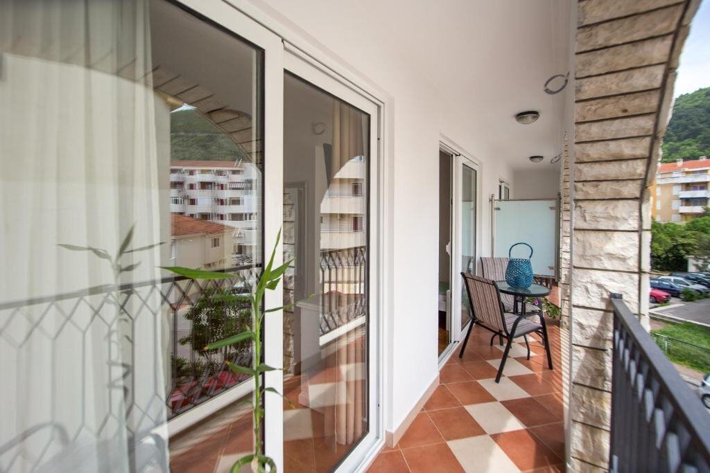 Imaginea Dieden Apartments 3*