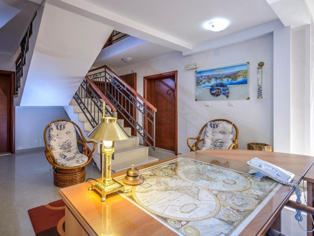 Hotel Apartments Captain 4*