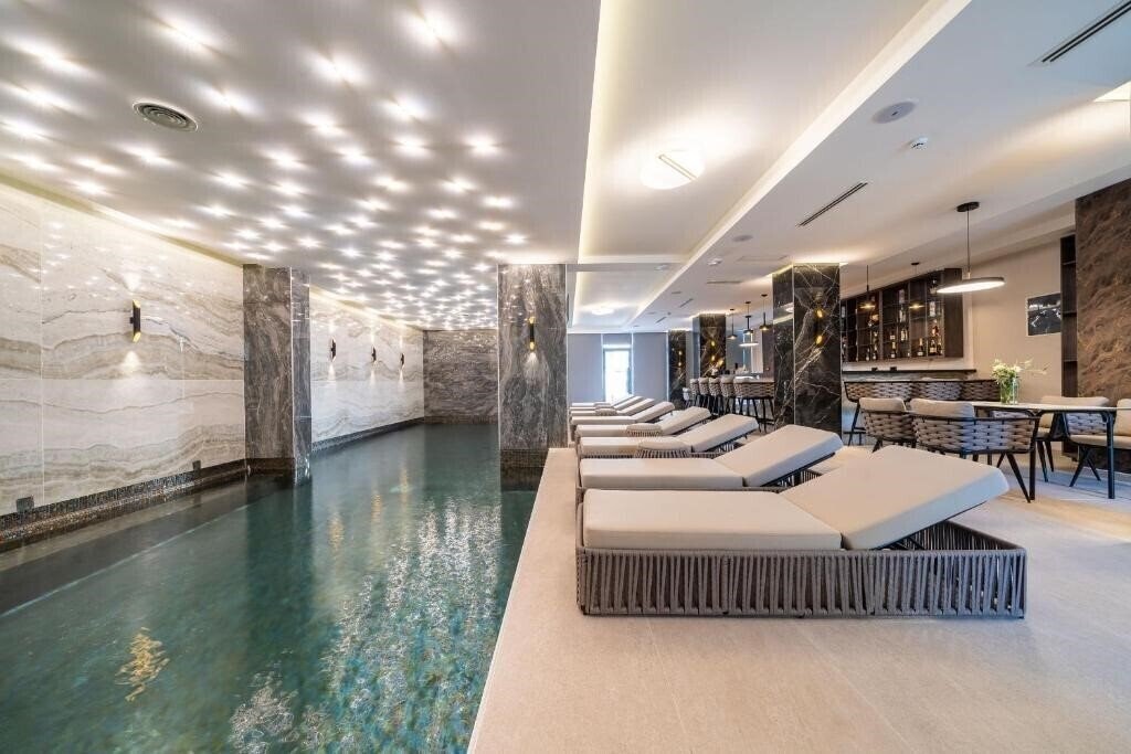 Hotel Millennium by Aycon 4*