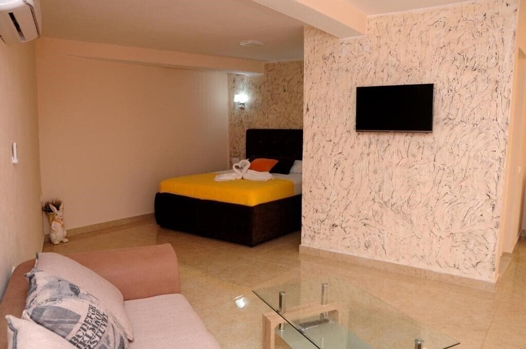 Imaginea Mala Plaza 3*