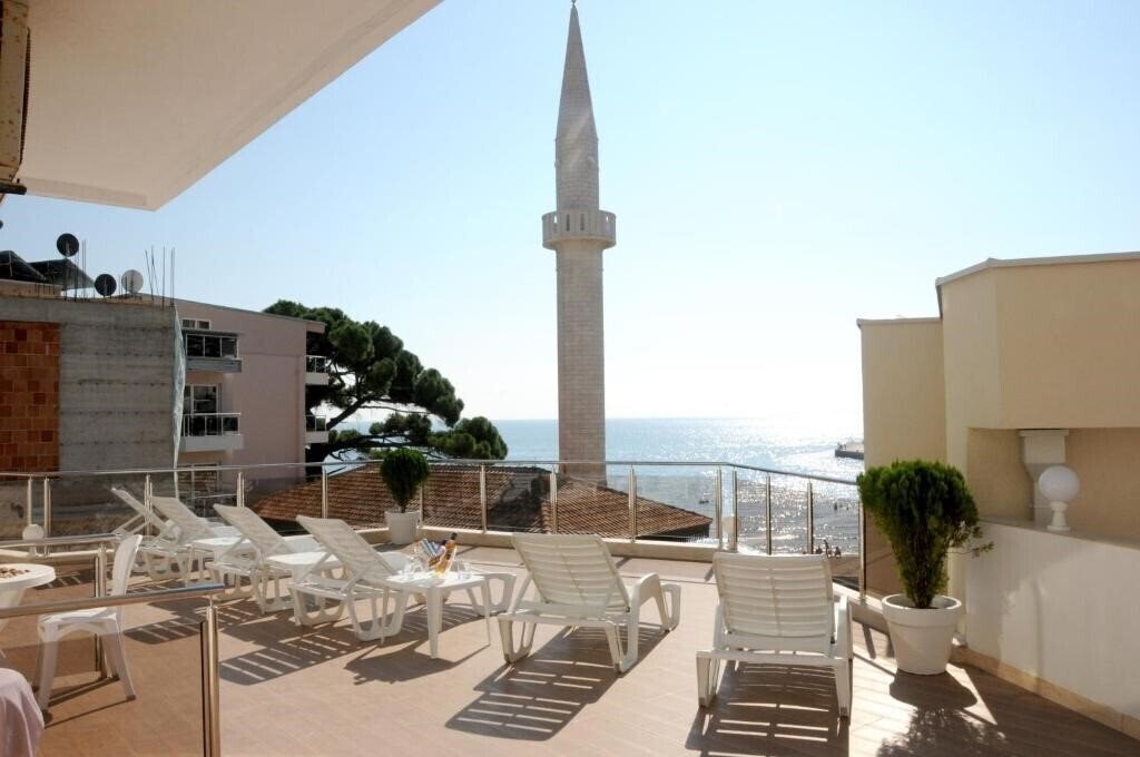 Imaginea Mala Plaza 3*