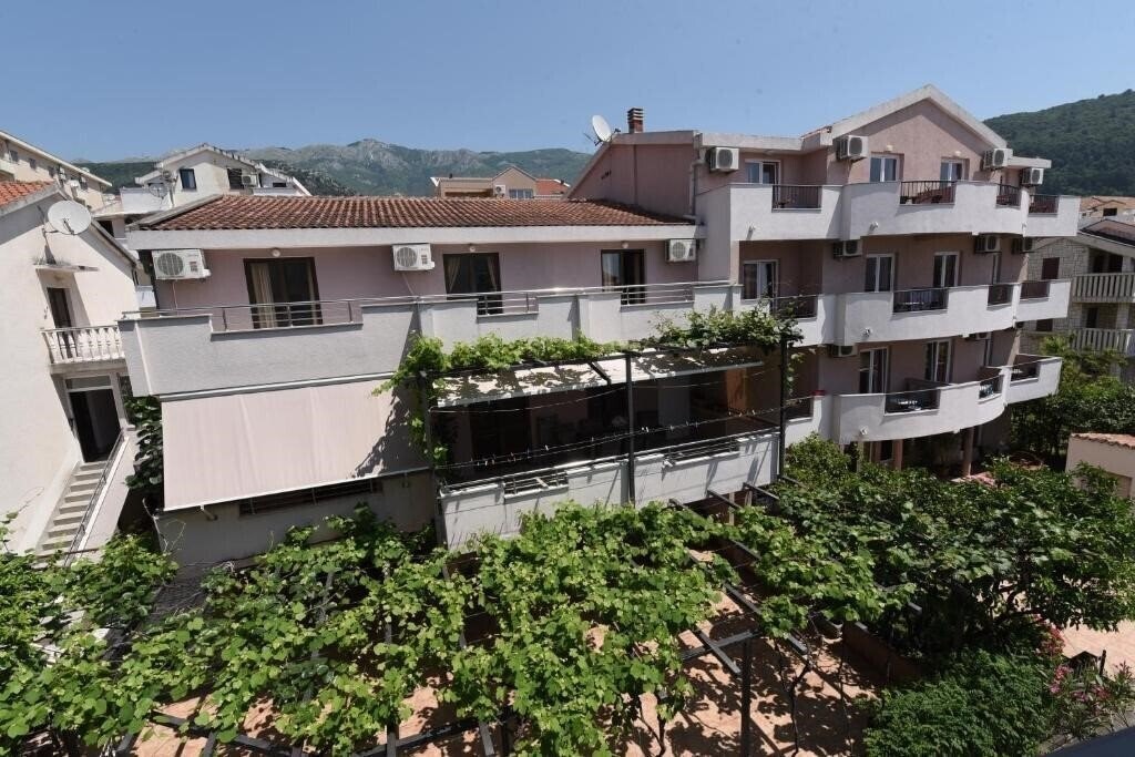 Hotel Villa Neno 3*