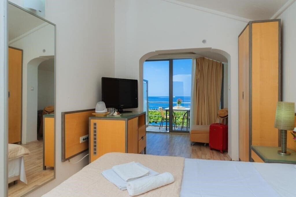 Imaginea Savojo Small Hotel 2*