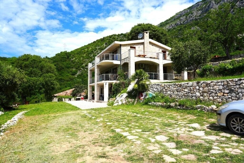 Отель Villa Eco House Buljarica 4*