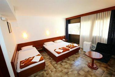 Hotel Plaza 3*