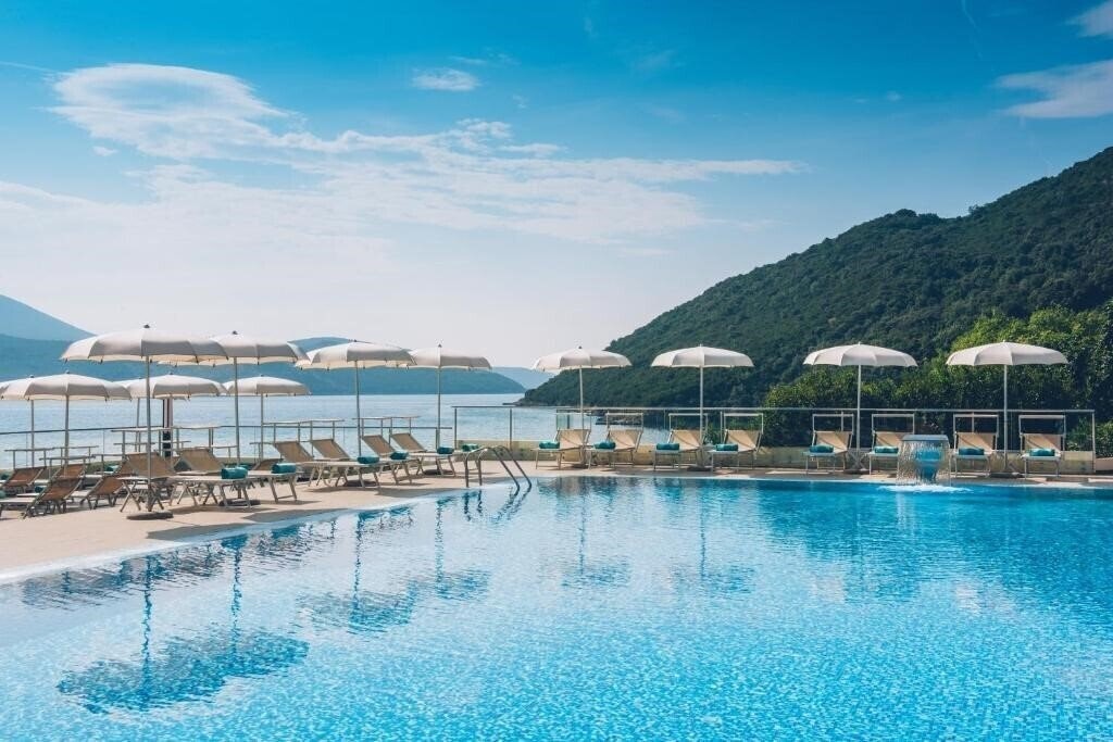 Фотография Iberostar Waves Herceg Novi (ex. Riviera Resort) 4*