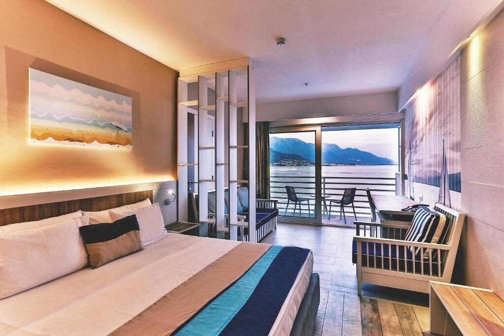 Фото Carine Hotel Delfin (ex. Carine Delfin Bijela, Iberostar Bijela Delfin, Delfin) 4*