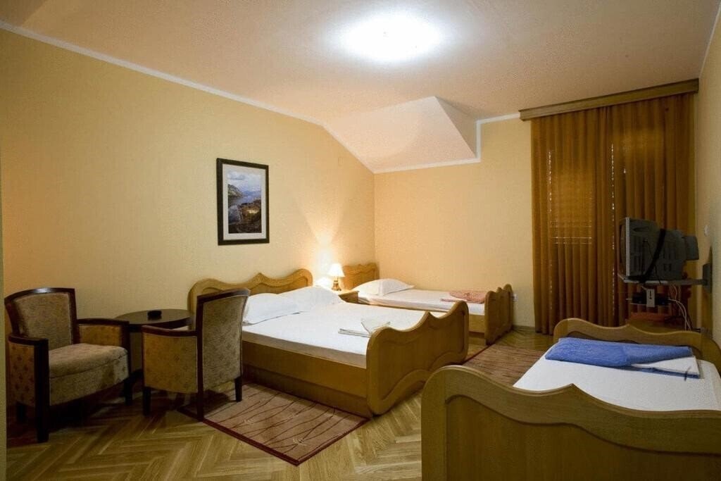 Картинка Maria Ii 3*