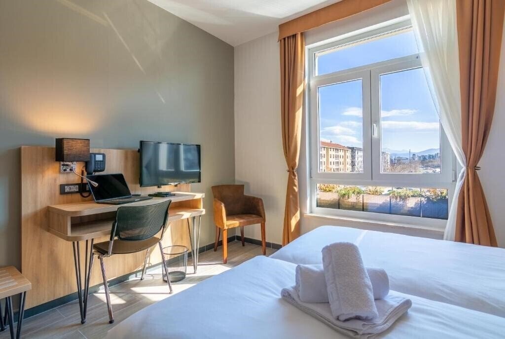 Fotografii Resurs 4*