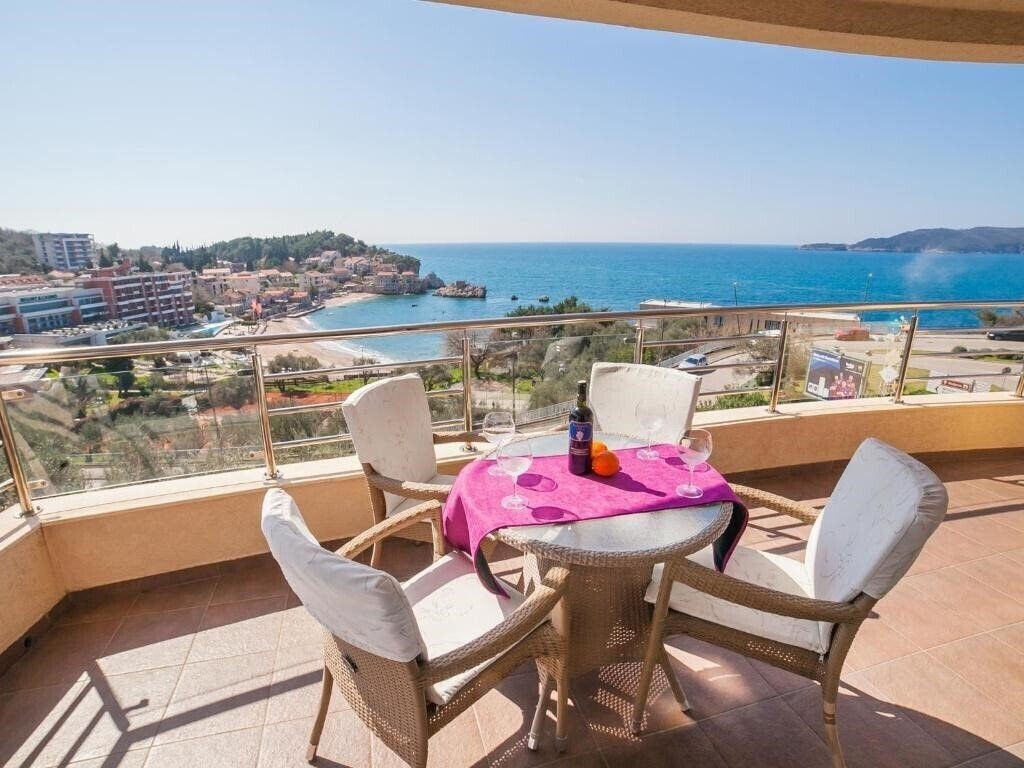 Hotel Raymond 4*