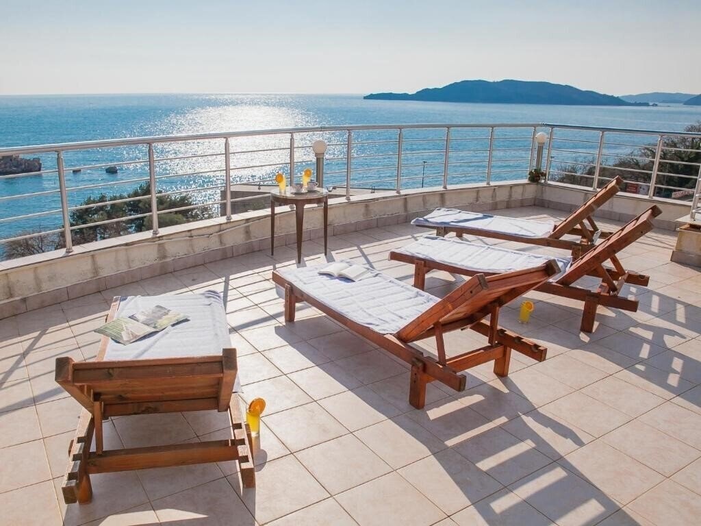 Imaginea Raymond 4*