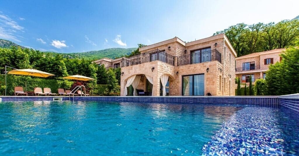 Отель Oak Leaf Residence 5*