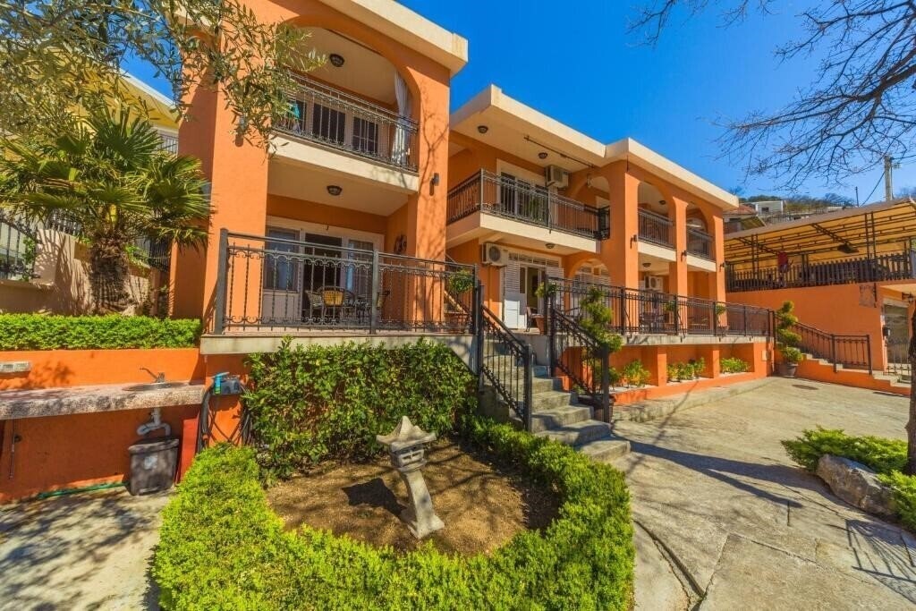 Hotel Villa Nena Sutomore 1*