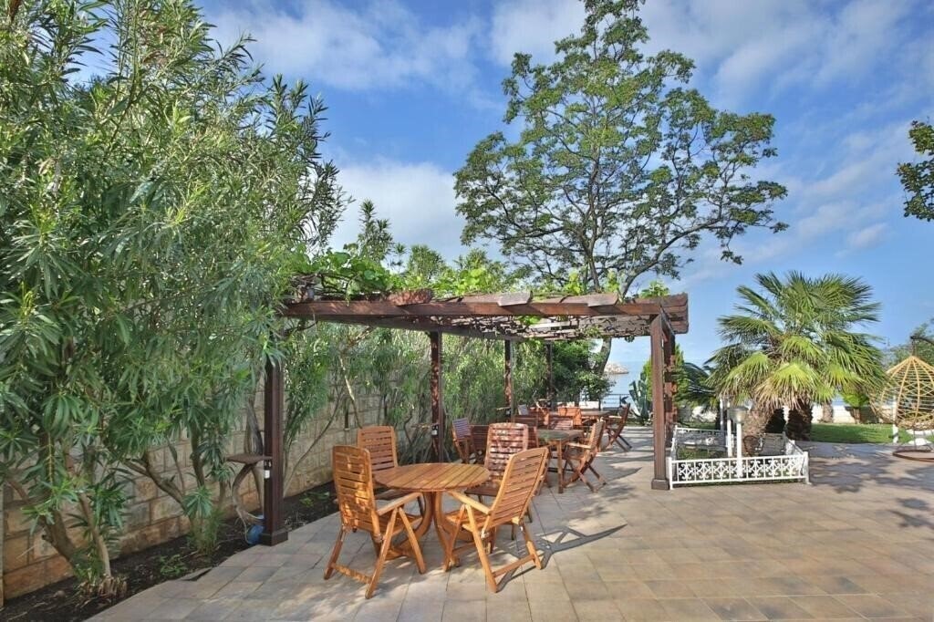 Imaginea Villa Sveti Stefan Obala 4*