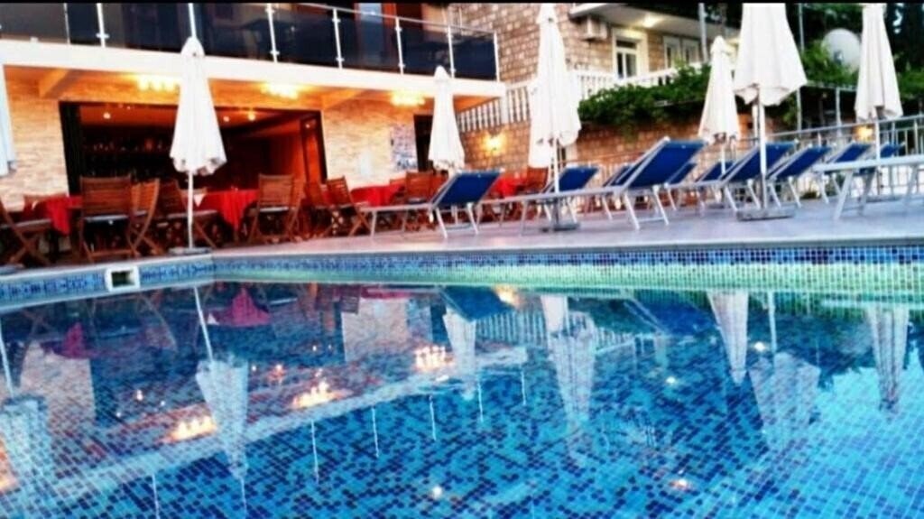 Hotel Apartments Dragisic 3*