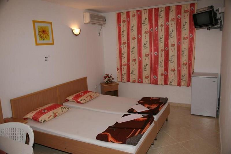 Fotografii Omega Apartments 3*