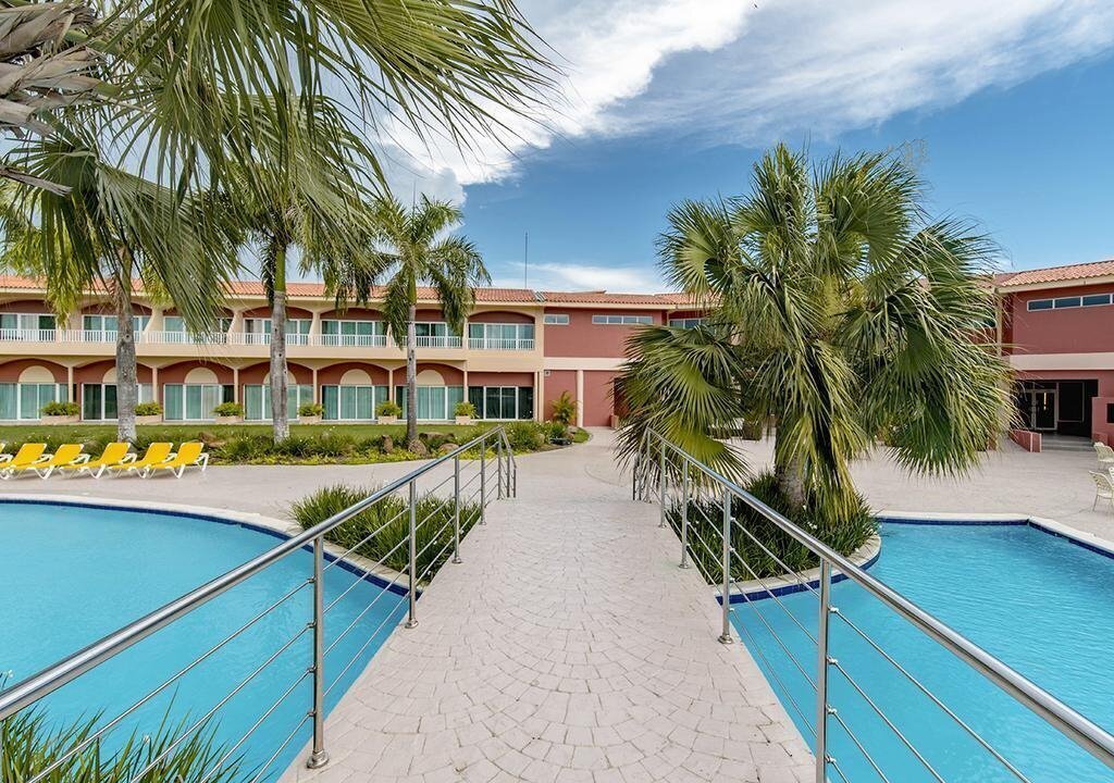 Imaginea Hodelpa Garden Suites Golf & Convention Center 4*