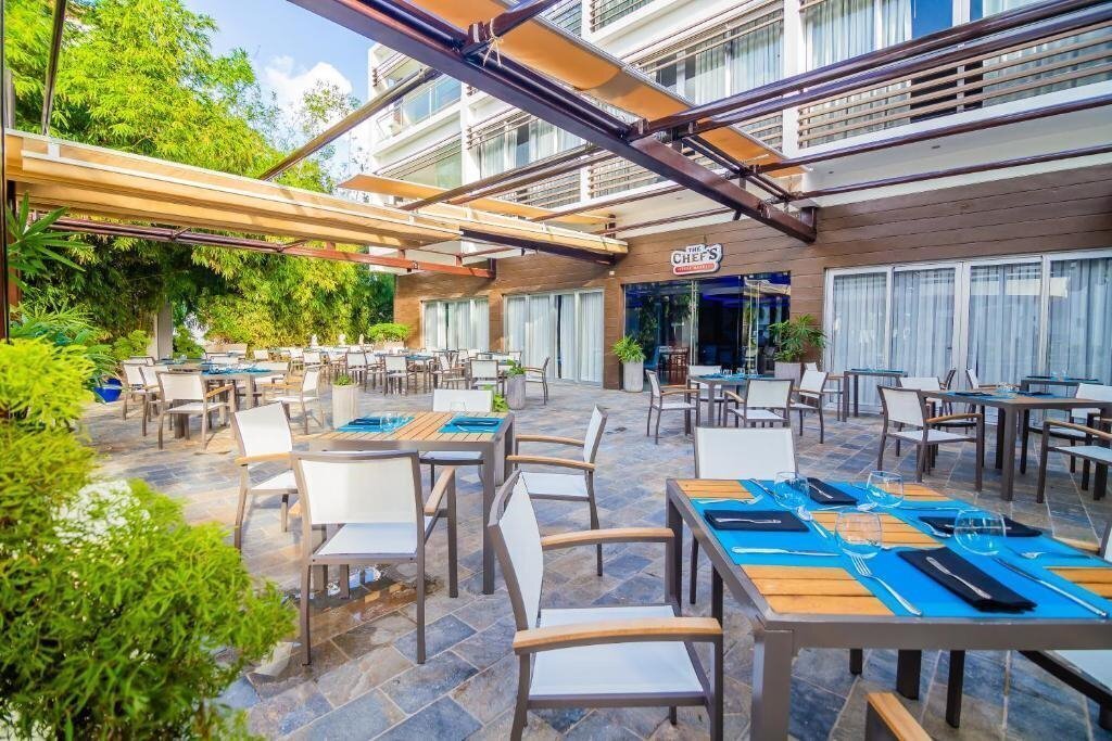 Изображение Bakour Punta Cana Suites (ex. Radisson Blu Resort & Residence Punta Cana, Blue Beach Punta Cana Luxury Resorts, Beach Front Luxury Apartment Bluebeach ) 5*