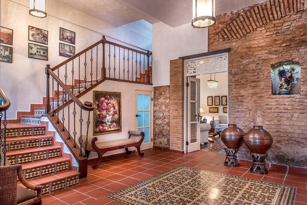 Фото Colonial 154 H Boutique + 3*