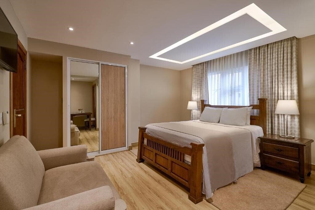 Отель Hotel Riazor + 3*