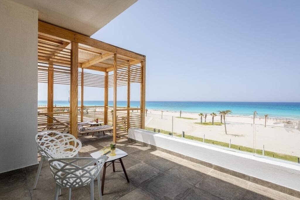 Отель The G Hotel 5*
