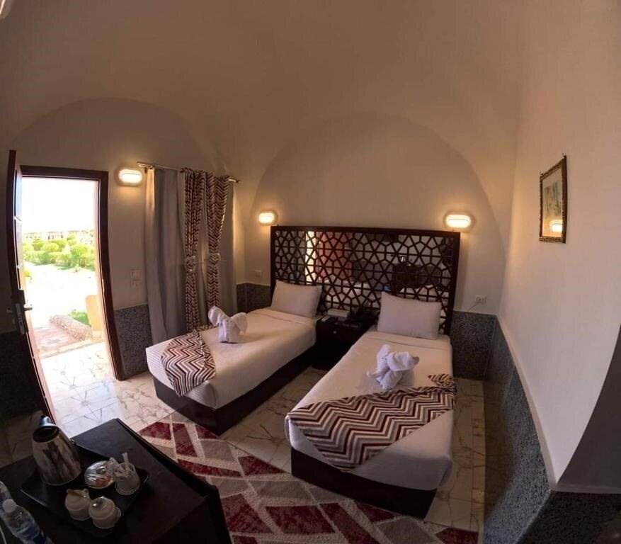 Fotografii Dolphin Continental Hotel 3*