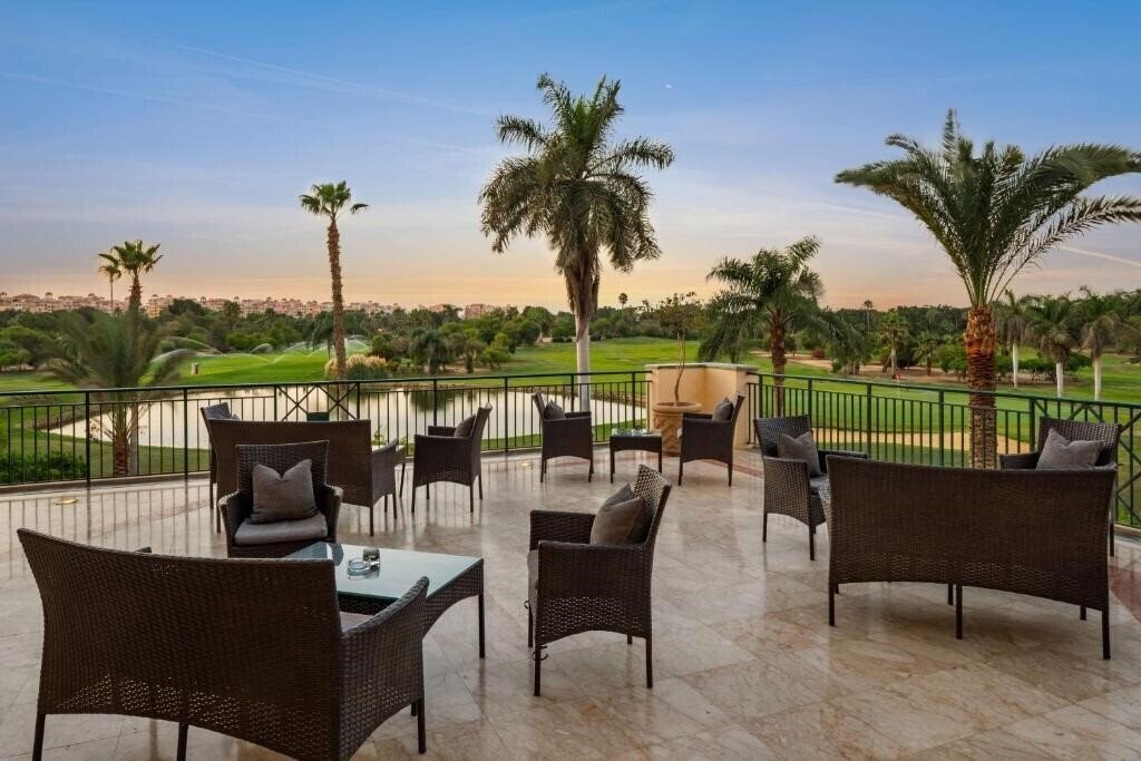 Imaginea Hilton Pyramids Golf 4*