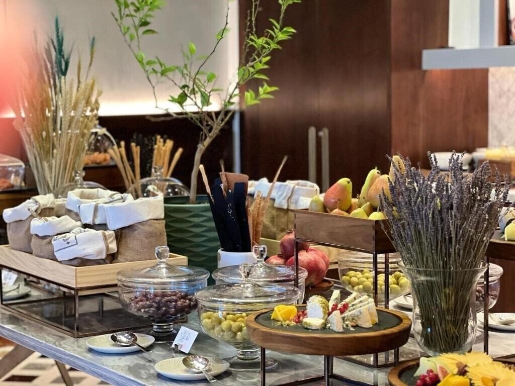 Imaginea Waldorf Astoria Cairo Heliopolis (ex. Fairmont Heliopolis & Towers Cairo, Heliopolis Towers Hotel) 5*