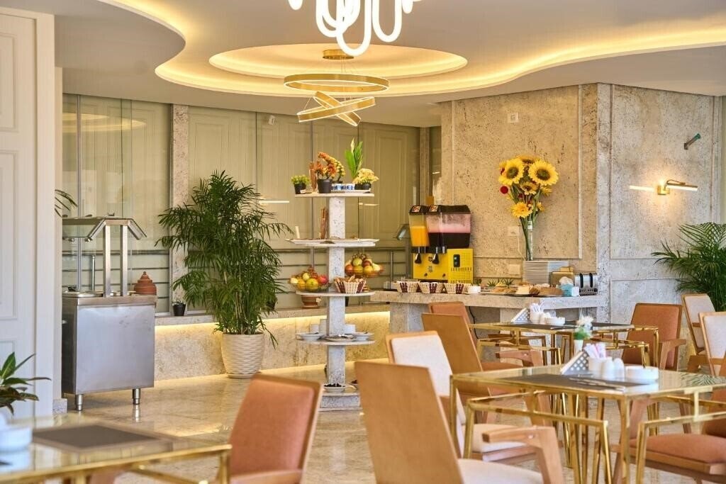 Imaginea Pyramids Plateau Hotel 3*