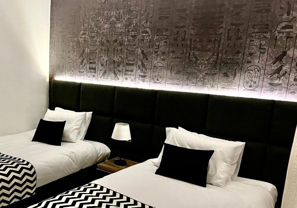 Imaginea New Museum Pyramids Inn 3*