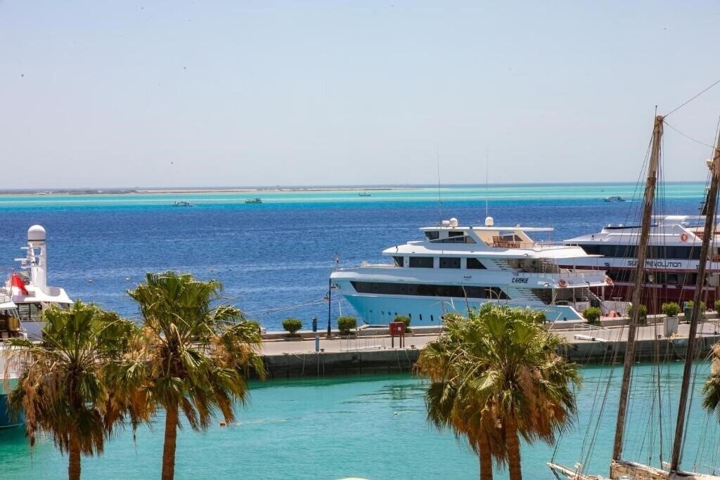 Hotel The Bay Hotel 4*