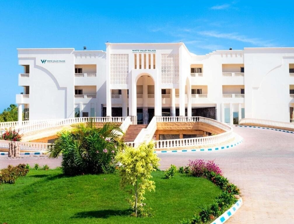 Отель White Valley Palace (ex. Emerald Beach & Resort, Golden 5 Emerald) 4*
