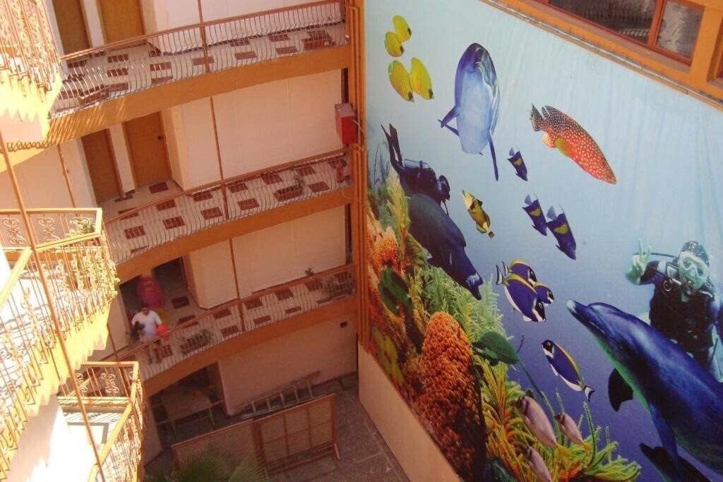 Imaginea Eiffel Hotel 2*