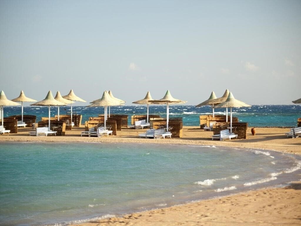 Hotel Coral Beach Hurghada (ex. Coral Beach Rotana Resort) 4*