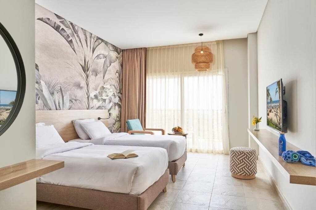 Imaginea The Three Corners Sunny Beach Resort 4*