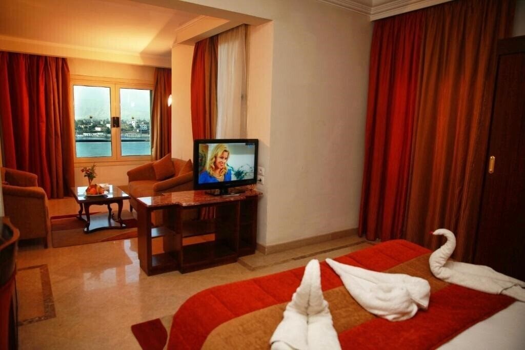 Imaginea Aracan Eatabe Luxor Hotel 4*
