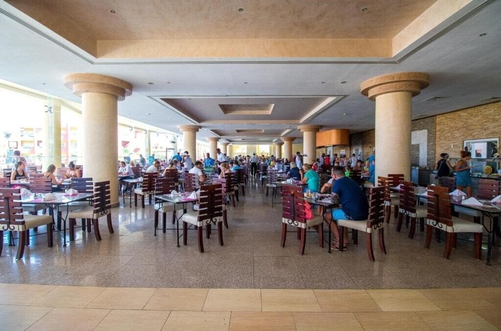 Imaginea Casa Mare Resort (ex. Royal Tulip Beach Resort ) 5*