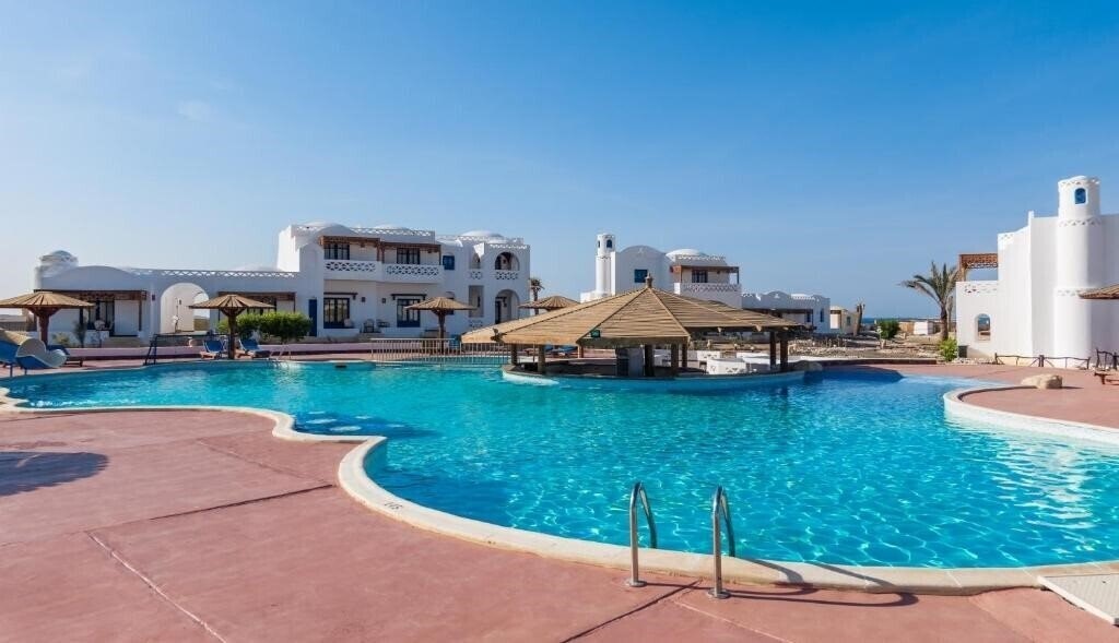 Отель Beach Safari Nubian Resort 4*