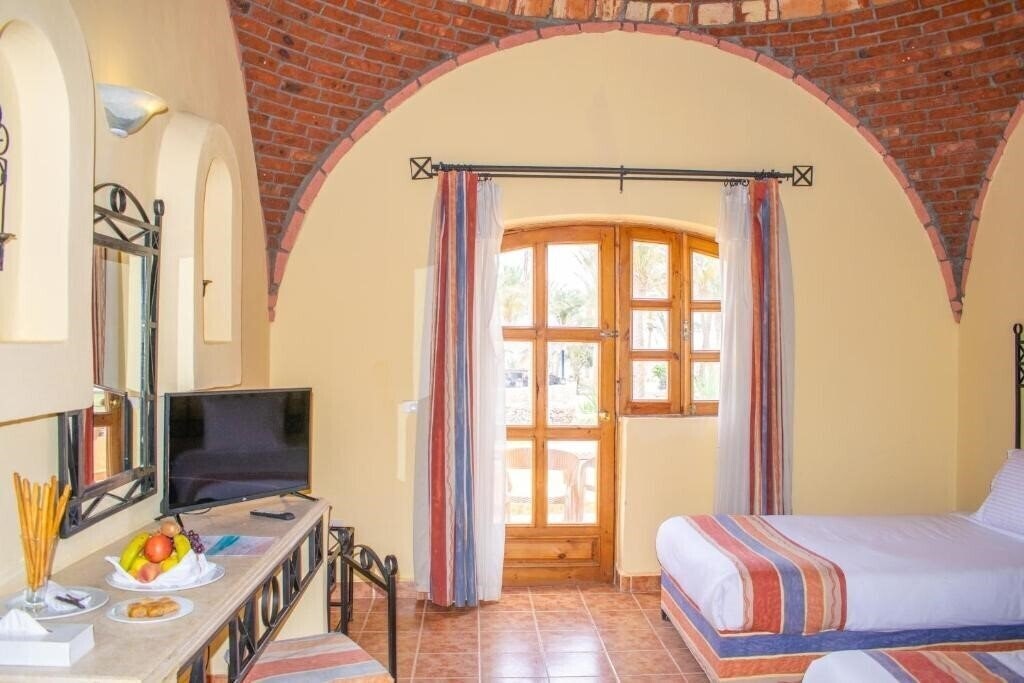 Изображение Protels Crystal Beach Resort (ex. Bliss Abo Nawas Resort, Crystal Beach Resort) 4*