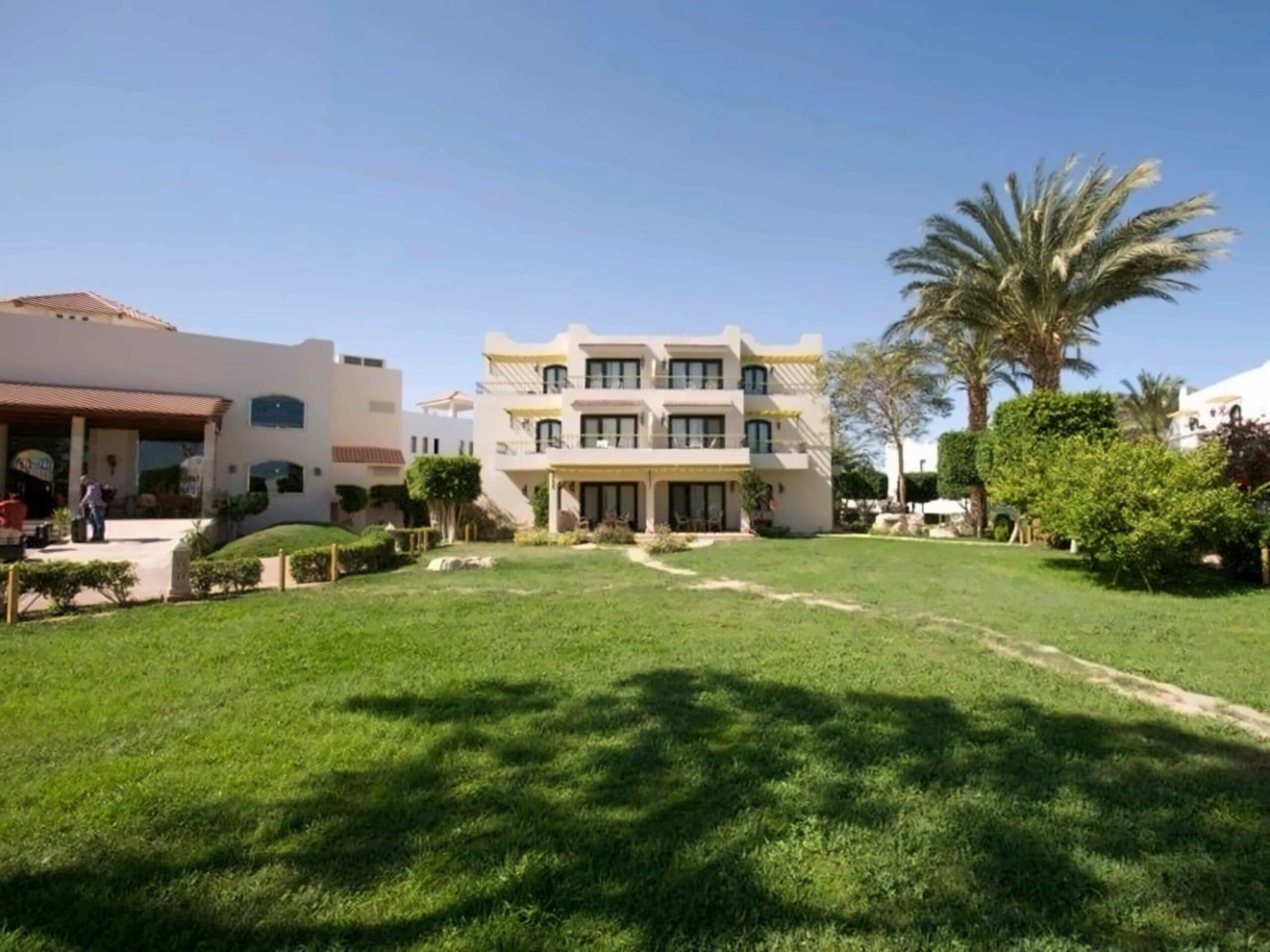 Fotografie Lotus Bay Resort (ex. Lotus Bay Beach Resort, Lotus Bay Beach Resort & Gardens) 4*