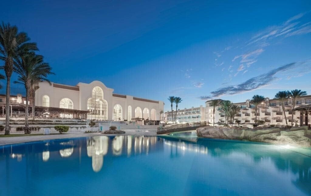 Изображение Pyramisa Beach Resort Sahl Hasheesh (ex. Otium Pyramisa Beach Resort, Lti Pyramisa Beach Resort Sahl Hasheesh) 5*