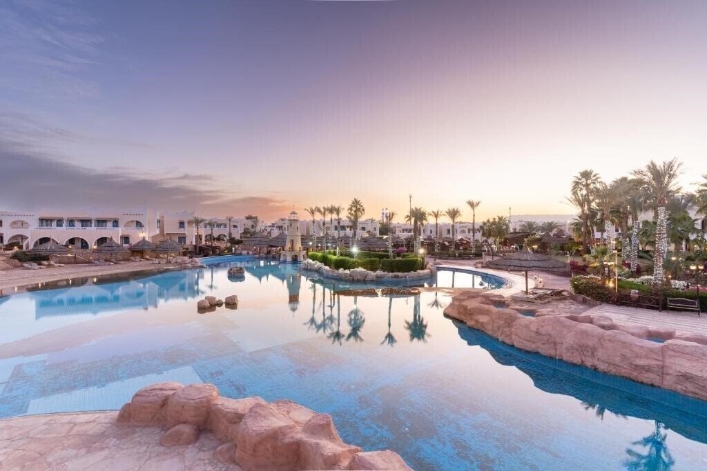 Отель Faraana Reef Resort 4*