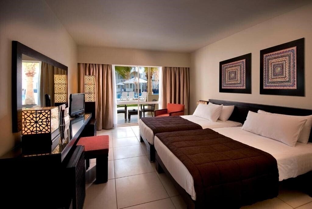 Imaginea Reef Oasis Beach Resort 4*