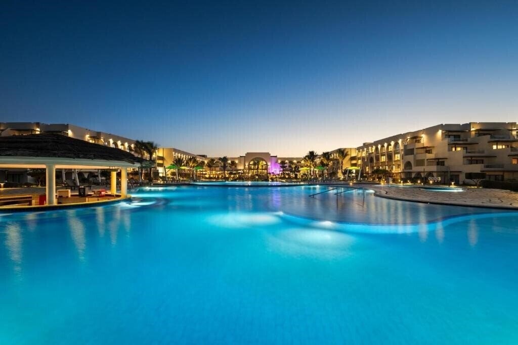 Отель Movenpick Waterpark Resort & SPA Soma Bay (ex. Movenpick Resort Soma Bay) 5*