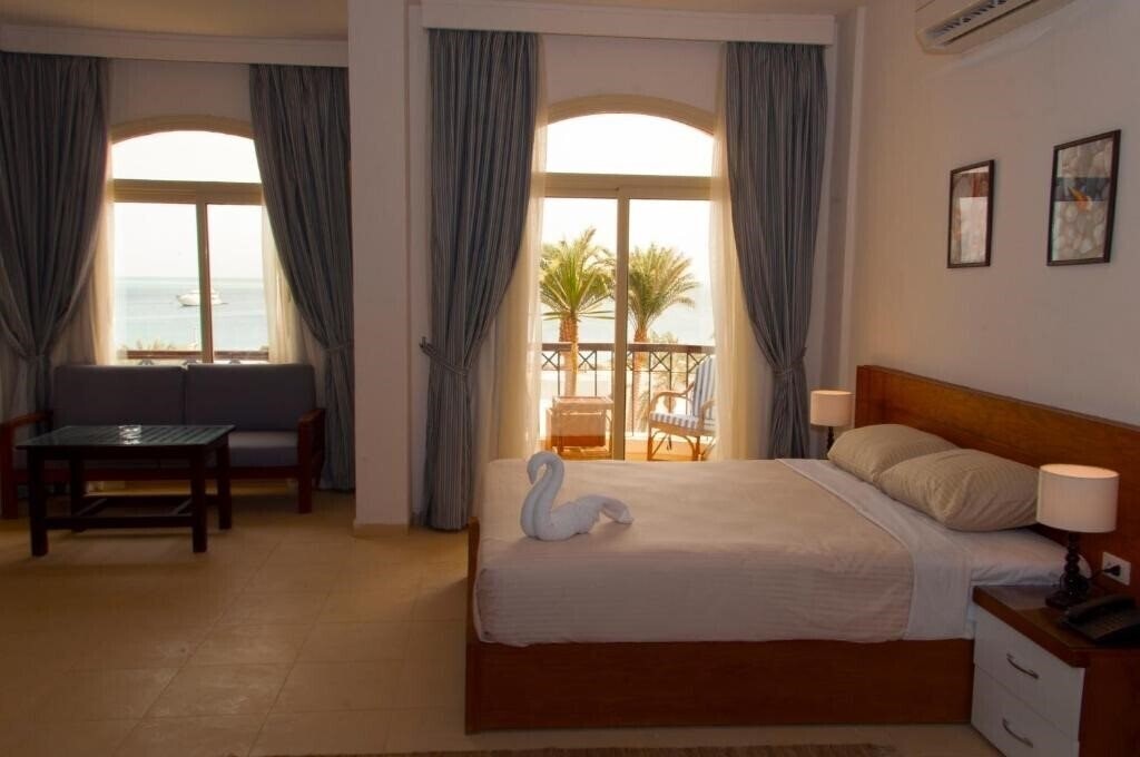 Фото Elaria Beach Resort 3*