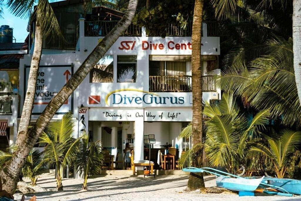 Hotel Divegurus Boracay Beach Resort 3*