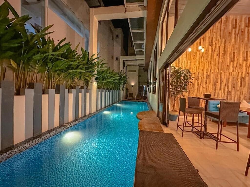 Отель Ferra Hotel Boracay 3*